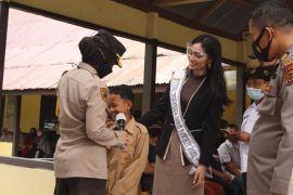 Sindy Novela semangati warga Tebo untuk suntik vaksin