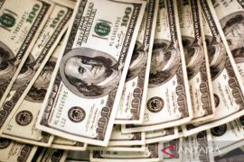 Dolar AS melonjak dekati tertinggi 2-tahun karena Rusia serang Ukraina