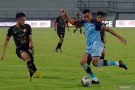 Arema FC kembali ke puncak klasemen usai kalahkan Persela 1-0