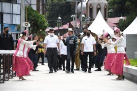 Presiden Jokowi tinjau dan resmikan penataan kawasan Pantai Bebas Parapat di Sumut