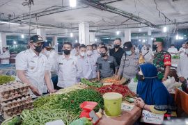 Wali Kota Medan minta perbaiki  fasilitas 52 pasar tradisional