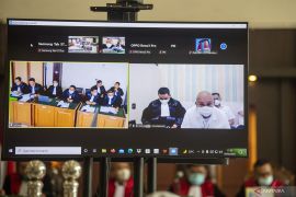 Mantan Gubernur Sumatera Selatan Alex Noerdin Jalani Sidang Dakwaan Page 7 Small