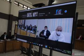 Mantan Gubernur Sumatera Selatan Alex Noerdin Jalani Sidang Dakwaan Page 6 Small