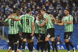 Real Betis melaju ke semifinal usai menang telak 4-0  atas Sociedad