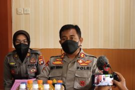 Polisi Lombok Tengah latihan bahasa Inggris dukung MotoGP