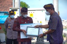 Pelabuhan Nusa Penida-Bali mulai manfaatkan anjungan listrik mandiri PLN