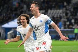 Marseille cukur tamu Angers dengan skor 5-2