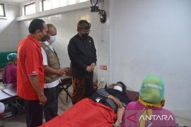 Wagub Bali ajak masyarakat jadi pendonor darah hadapi kasus COVID-19 naik