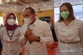 329 kasus probable Omicron, Gubsu minta penumpang bandara di tes PCR acak