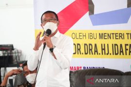 Kemnaker meluncurkan Migrant Mart sebagai wadah pemberdayaan PMI purna