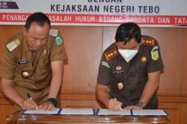 Pemkab Tebo dan Kejari Tebo teken MoU penanganan masalah hukum