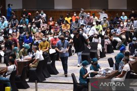 Pengamat: Vaksinasi "booster" bagi pelaku pariwisata perlu dipercepat