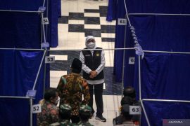 Gubernur Tinjau Ruang Isolasi Sidoarjo