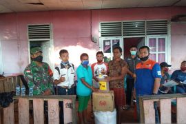 Rintangan tak surutkan petugas BRI salurkan bansos ke Kepulauan