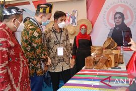Dubes Armenia dan Rusia kagumi produk Buton Selatan pada pameran HPN
