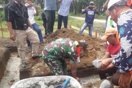 Tokoh masyarakat Pasbar hibahkan tanah dan bangun gedung serba guna bagi wartawan-LSM (Video)