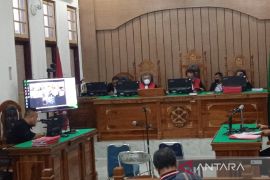 Perampok toko emas bersenjata di Medan diadili