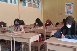 Sulsel terapkan PTM terbatas dan PJJ antisipasi penularan varian omicron