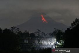 Gunung Merapi alami 83 kali gempa guguran