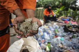 Tackling waste problem through village movement