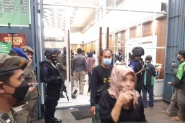 Tim gabungan patroli dan sosialisasi cegah sebaran COVID-19 di Makassar