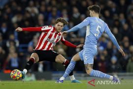 Guardiola memuji kinerja John Stones sebagai bek kanan