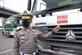 Korlantas Polri gelar operasi truk "over demension over loading" di tol