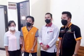 Kejari Tabalong tahan mantan Kades Bongkang