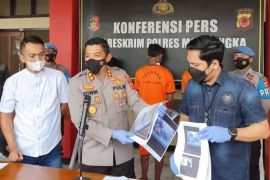 Empat warga dan pencuri sepeda motor sama-sama ditangkap polisi