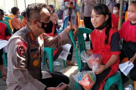 Gerai vaksin anak di Polsek Tanjung Morawa upaya pencegahan penyebaran COVID-19