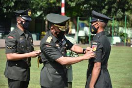 Kasdam XIII/Merdeka lantik 409 Prajurit baru