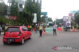 Ratusan kendaraan ke arah Cirebon diputar balik saat ganjil-genap