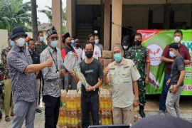 Desa Sukamahi Bekasi dapat bantuan ambulans