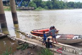 Penambang pasir terpeleset dan tenggelam di Sungai Kampar