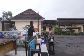 Samsat Tulungagung tetap buka layanan meski terdampak bencana angin kencang