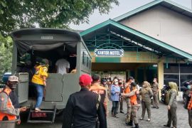 Sebanyak 21 pasangan mesum terjaring razia di sejumlah hotel Surabaya