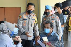 Polresta Banjarmasin menggencarkan vaksinasi lansia