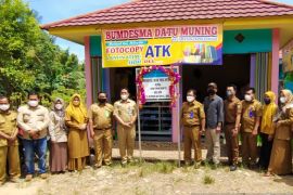 Bumdesma di Tapin berbisnis ATK