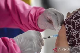 Kemenkes: Lebih enam bulan tidak disuntik dosis dua,  harus ulang
