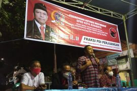 Siswa MBR di Surabaya kesulitan ikuti pembelajaran jarak jauh