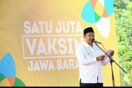 Wagub Jabar ajak masyarakat ikut vaksinasi penguat