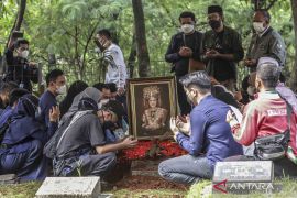 Catatan Ilham Bintang: Dorce Gamalama tinggalkan warisan sangat berharga