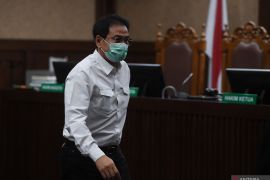 Azis Syamsuddin dan jaksa KPK kompak tak ajukan banding atas vonis
