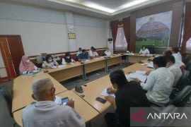Sintang bahas Perbup pengendalian BBM subsidi