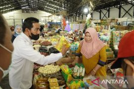 Harga minyak goreng di pasar Barabai masih mahal