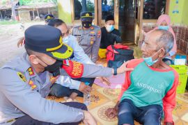 Kapolres Situbondo percepat vaksinasi lansia