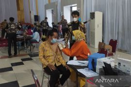 Tidak dapat dosis kedua, dua juta warga Sumut vaksin ulang