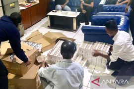 Dibantu masyarakat, Bea Cukai Selatpanjang sita ratusan rokok ilegal dari Batam