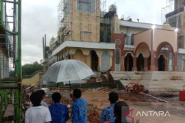 Dinas PUTR HSS segera teliti sebab runtuhnya satu menara Masjid Islamic Center