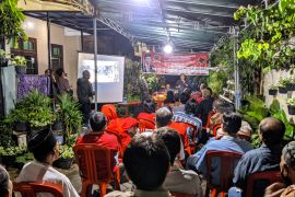 Warga Gebang Putih Surabaya keluhkan sistem zonasi masuk SMP negeri